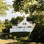 Inn At Taughannock Falls
