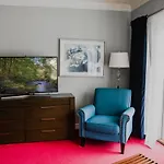 Inn At Taughannock Falls