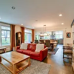 Secluded Ithaca Home With Hot Tub About 5 Mi To Cornell!