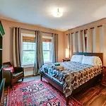 Secluded Ithaca Home With Hot Tub About 5 Mi To Cornell!