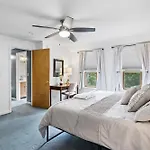Great Location! Colleges! Hiking! Ithaca Commons!