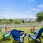 Great Location! Colleges! Hiking! Ithaca Commons!