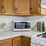 Great Location! Colleges! Hiking! Ithaca Commons!