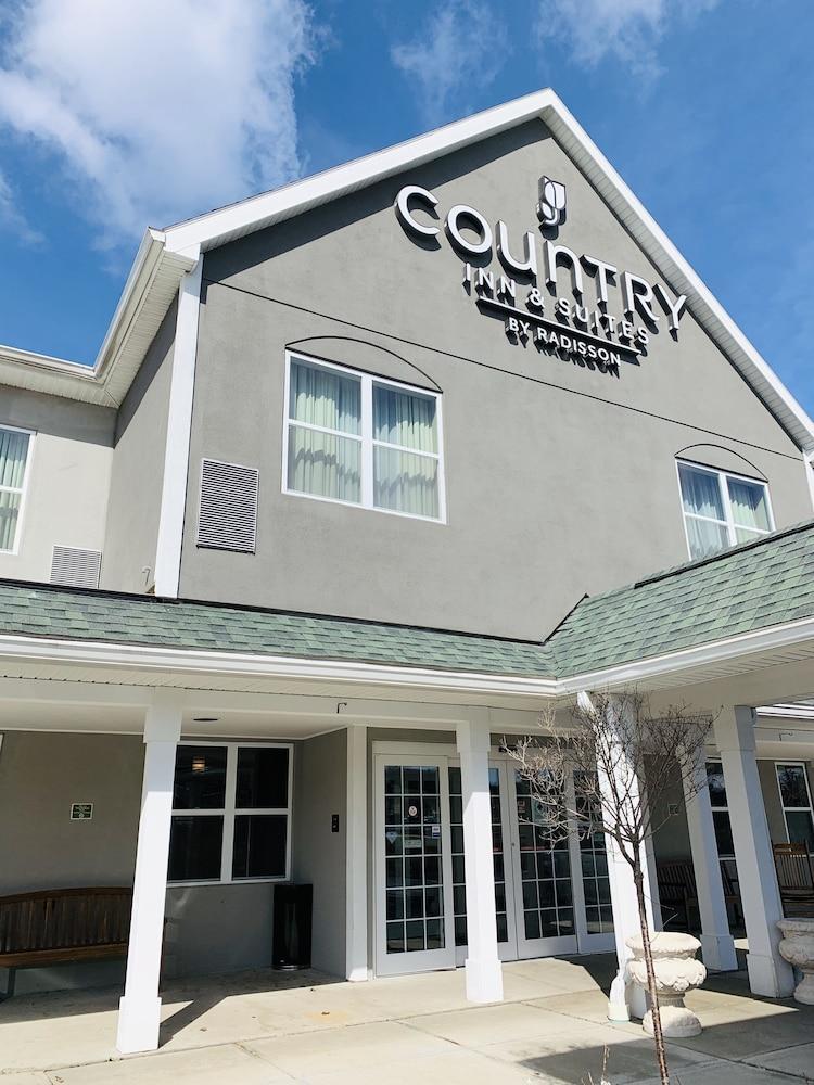 Country & By Radisson, Ithaca, Ny 3*