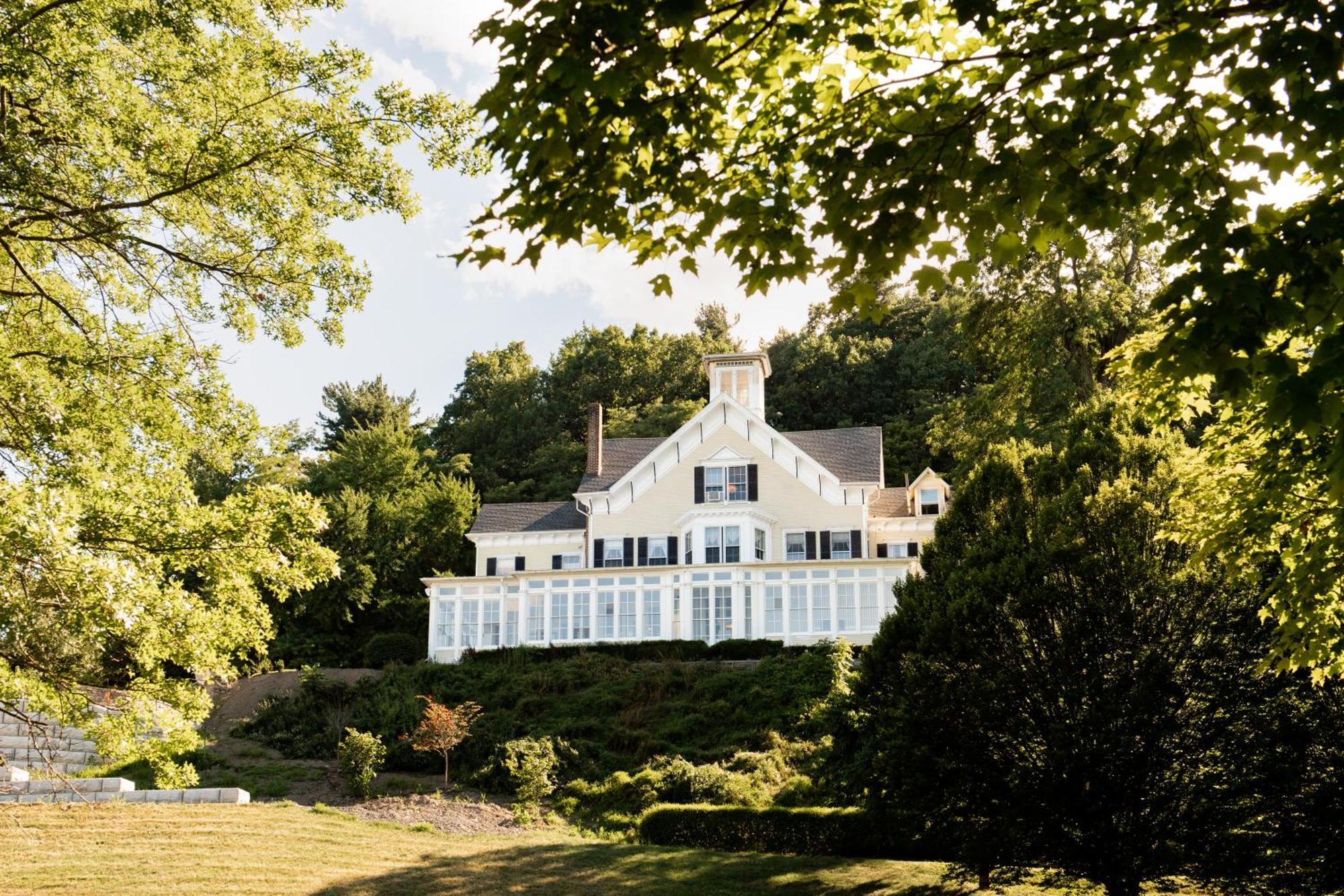 Inn At Taughannock Falls