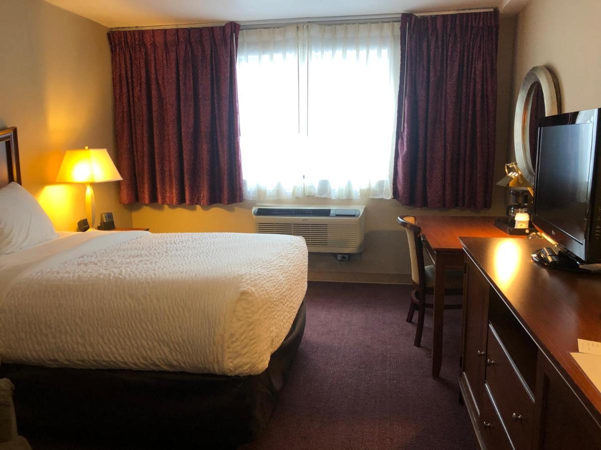 Cayuga Blu Hotel 3*