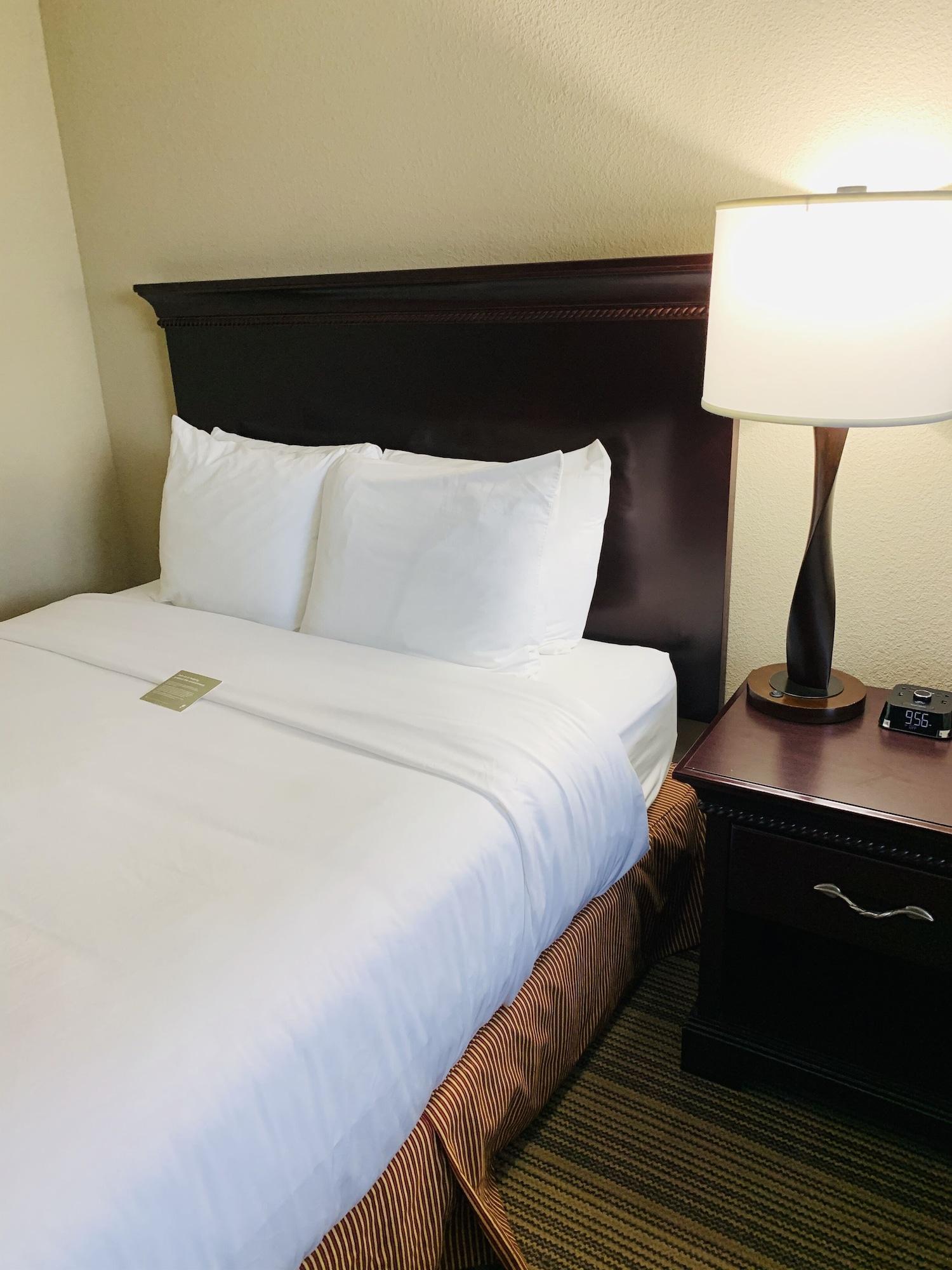 Country & By Radisson, Ithaca, Ny
