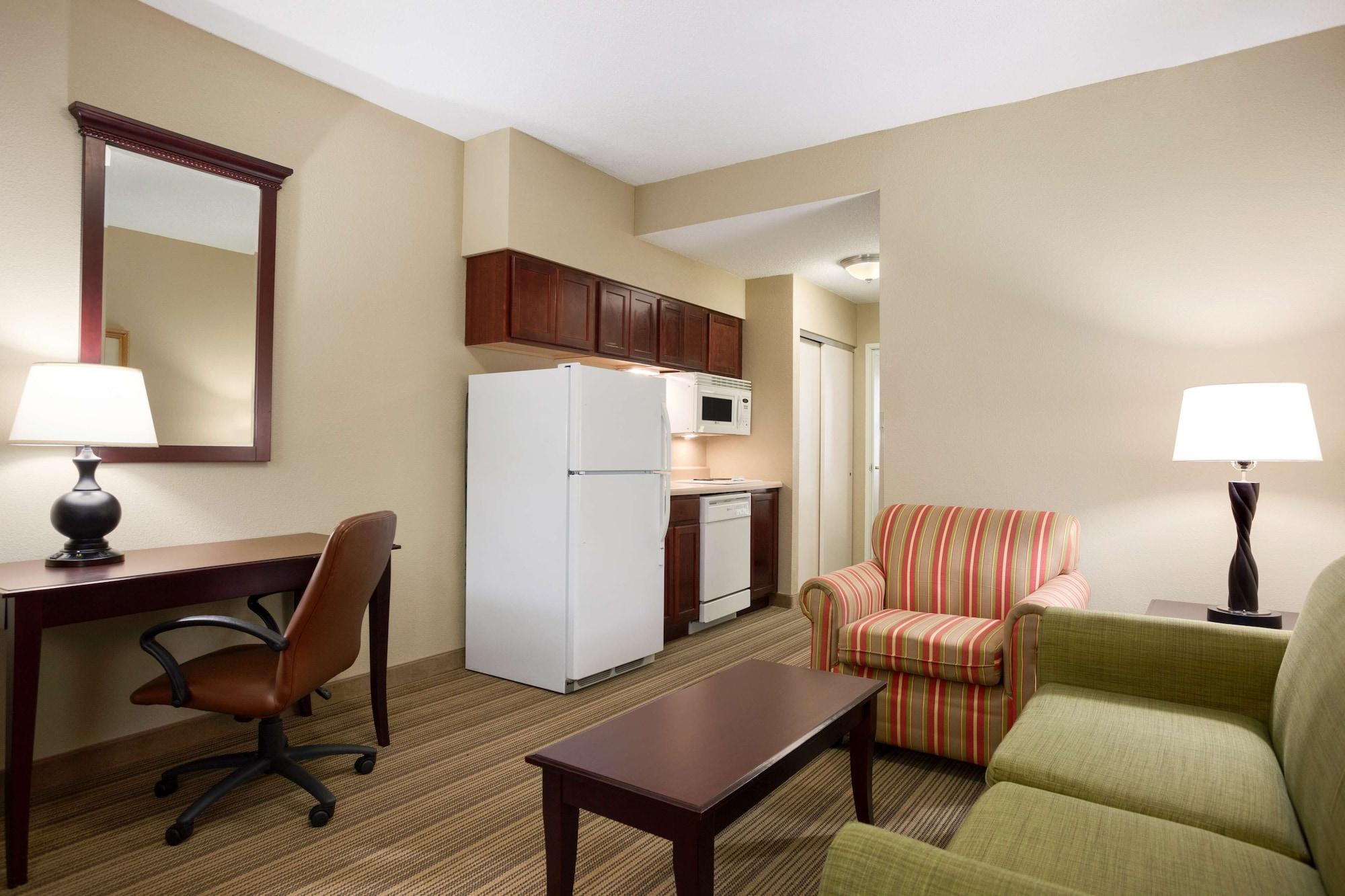Hotel Country & By Radisson, Ithaca, Ny 3*