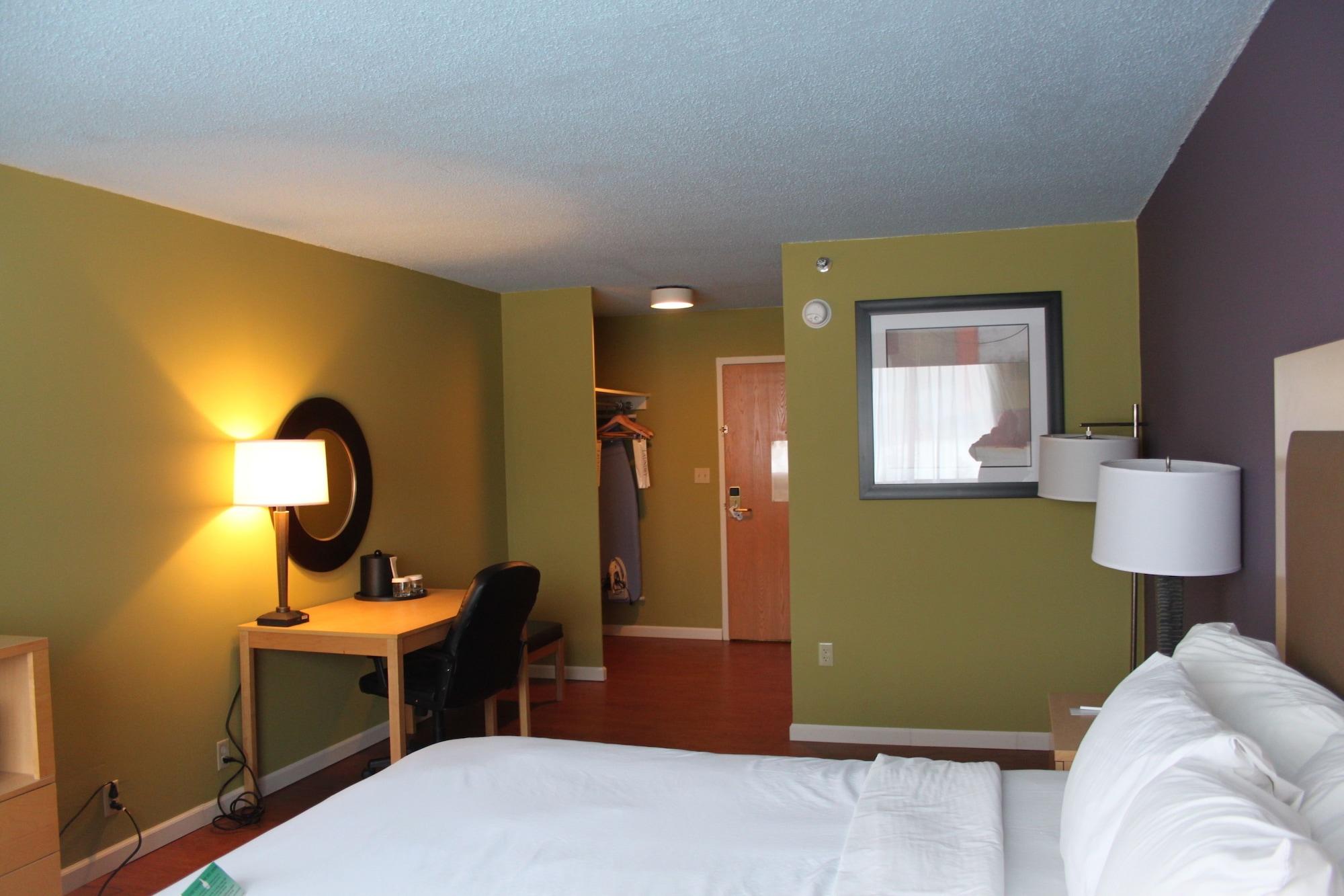 Clarion & Conference Center Hotel
