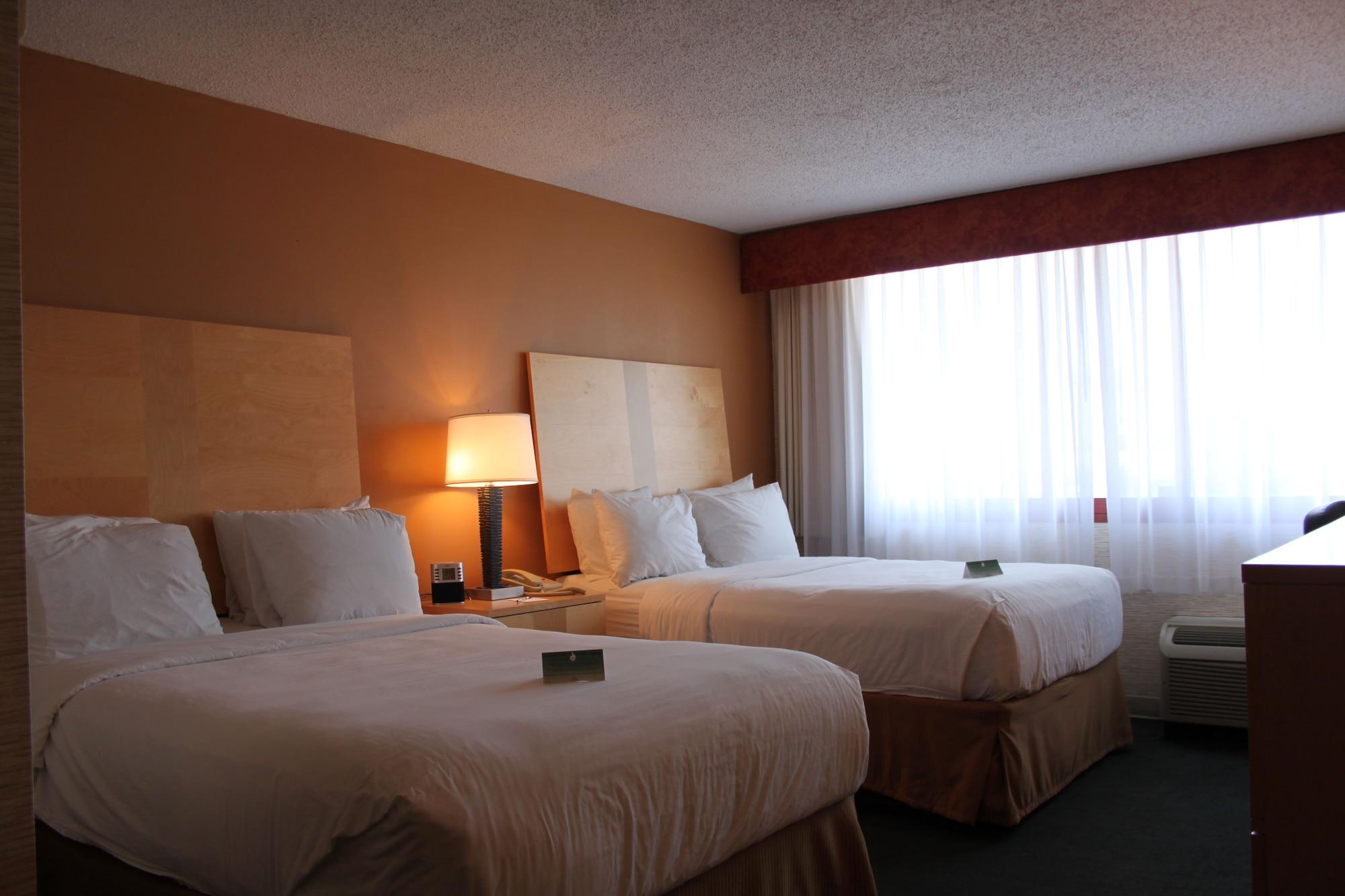 Clarion & Conference Center Hotel 3*