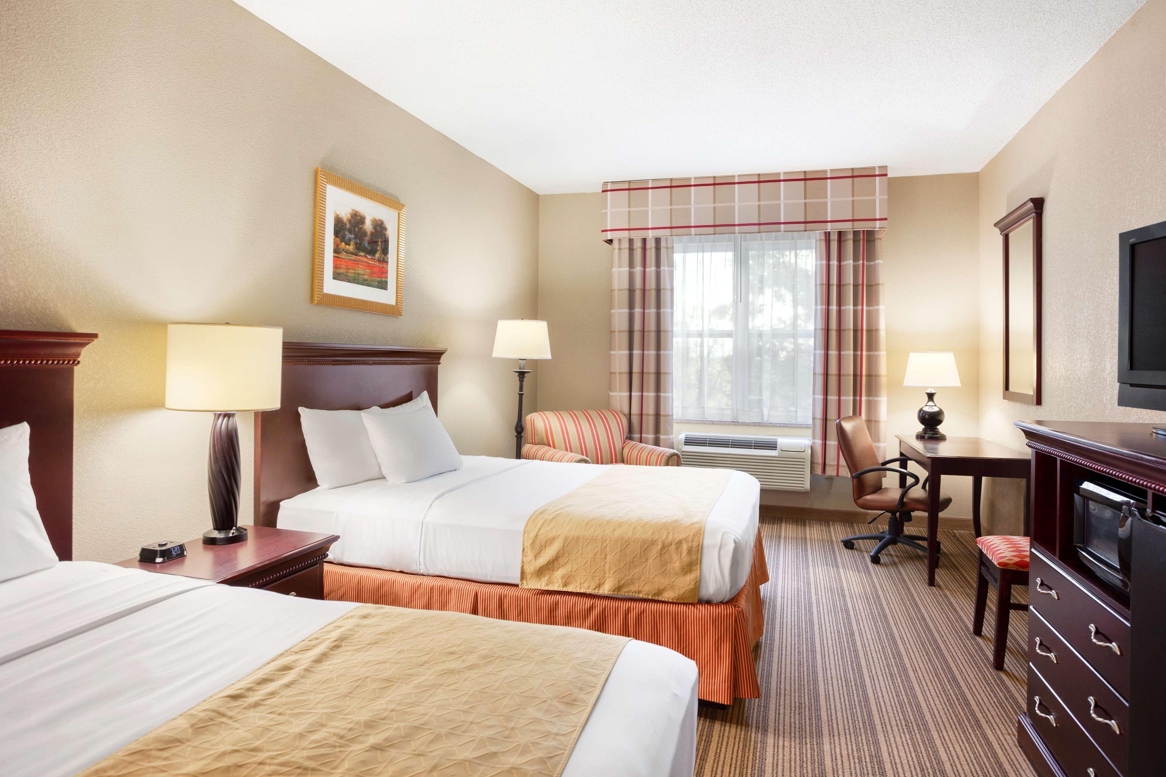 Hotel Country & By Radisson, Ithaca, Ny Ithaca