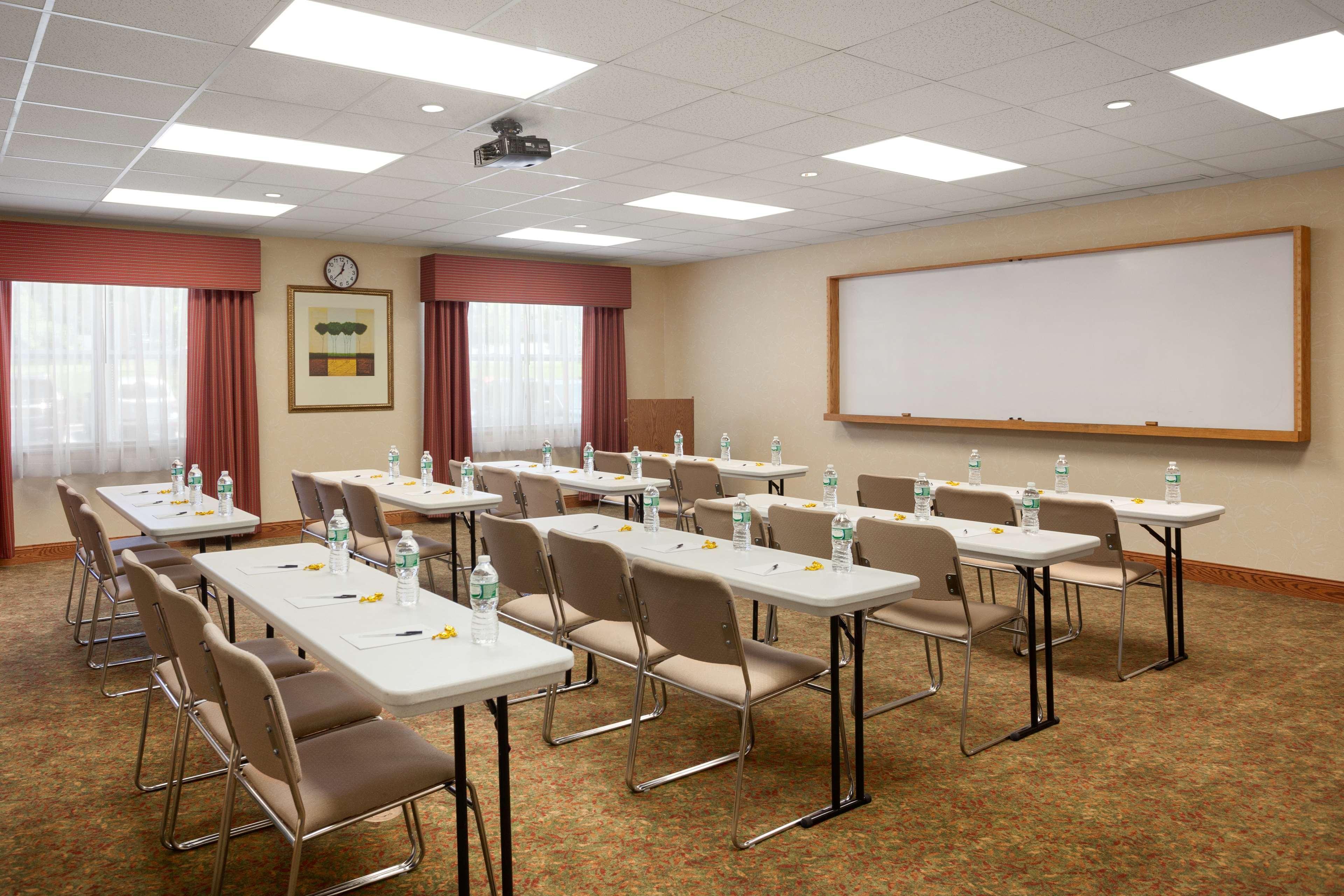 Country & By Radisson, Ithaca, Ny 3*