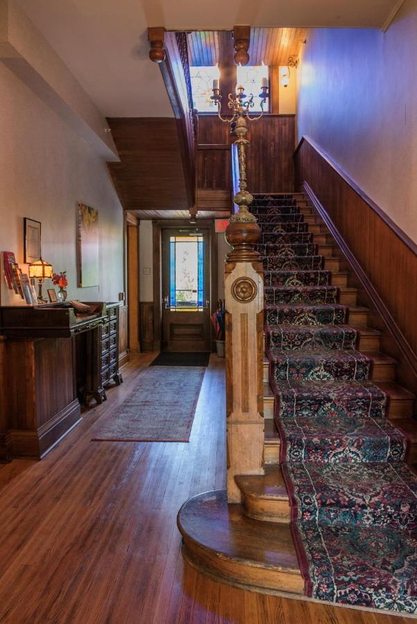 Bed & Breakfast William Henry Miller 4*