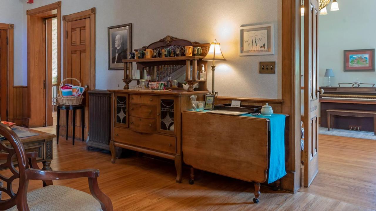 Bed & Breakfast William Henry Miller 4*