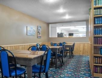 Super 8 By Wyndham Hotel