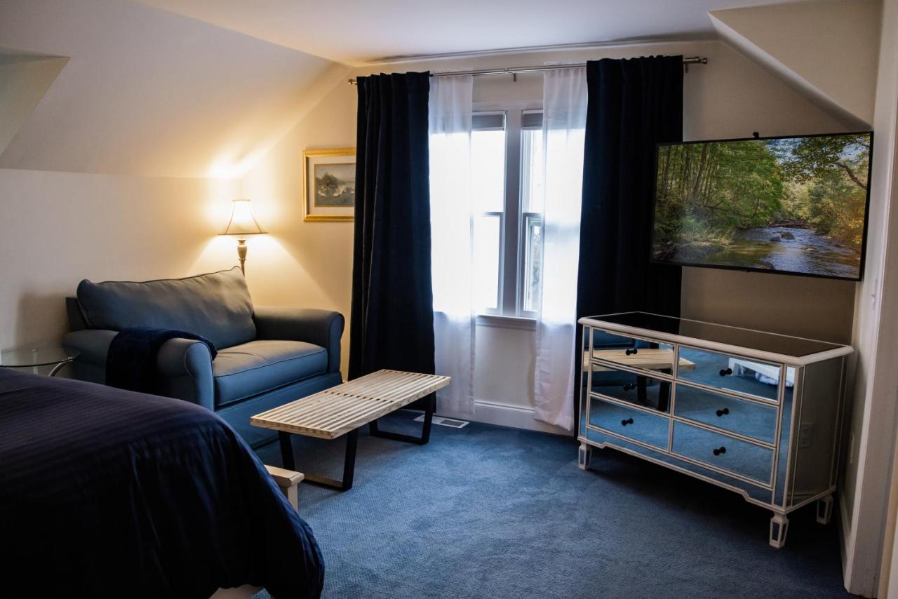 At Taughannock Falls Inn 4*