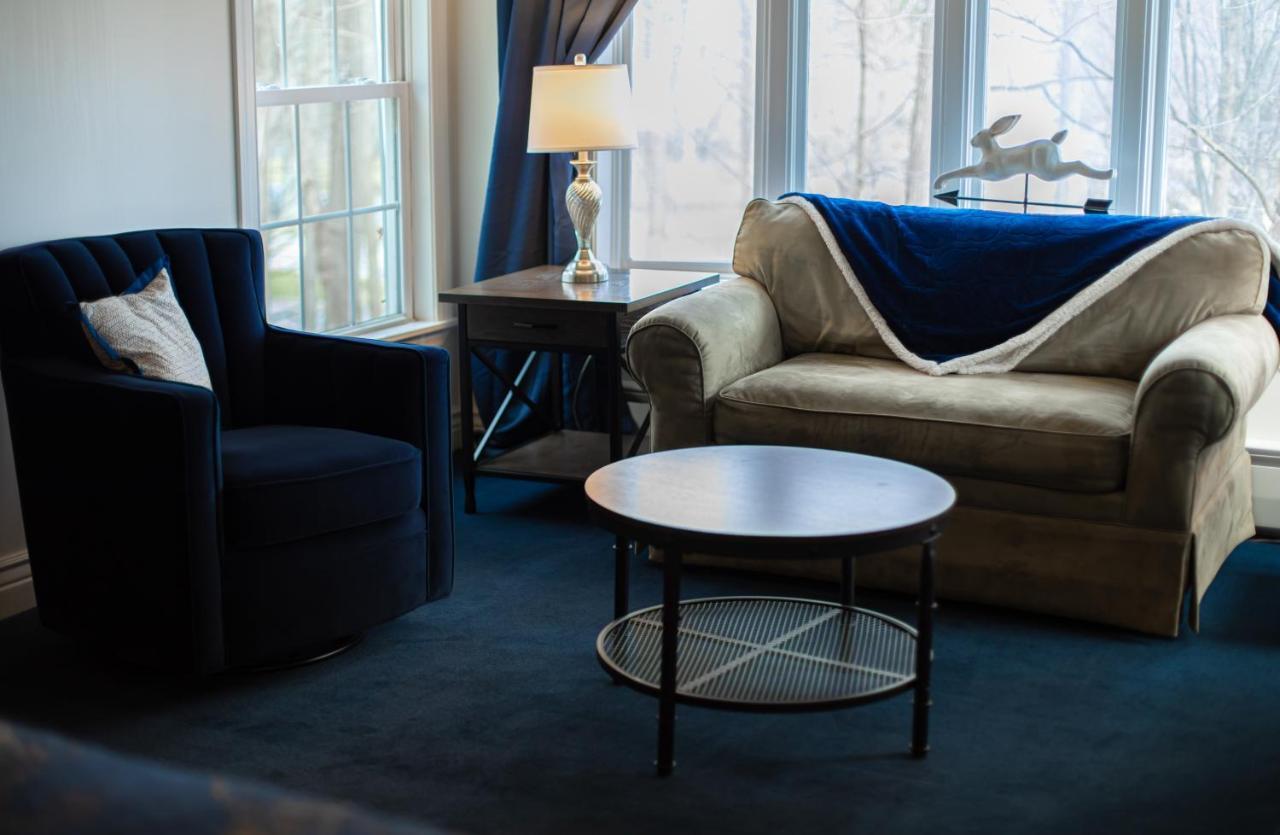 At Taughannock Falls Inn 4*
