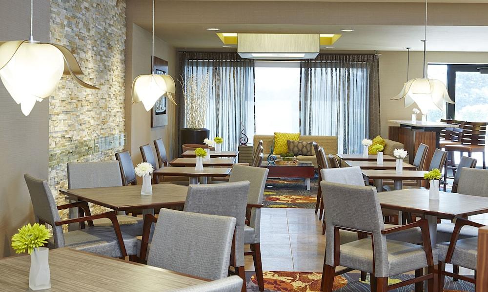 Hotel Courtyard By Marriott Airport/university 3*