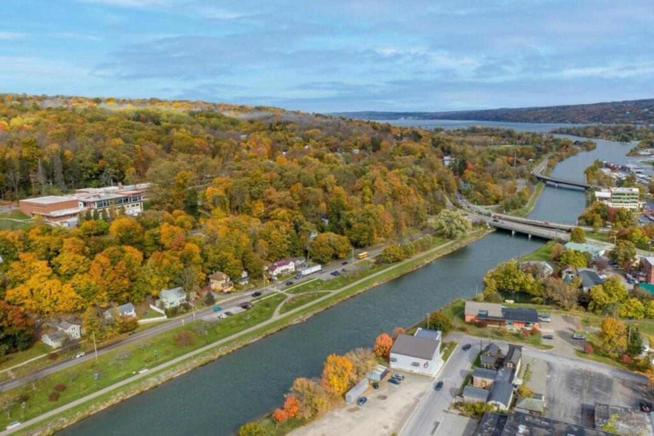 Great Location! Colleges! Hiking! Commons!