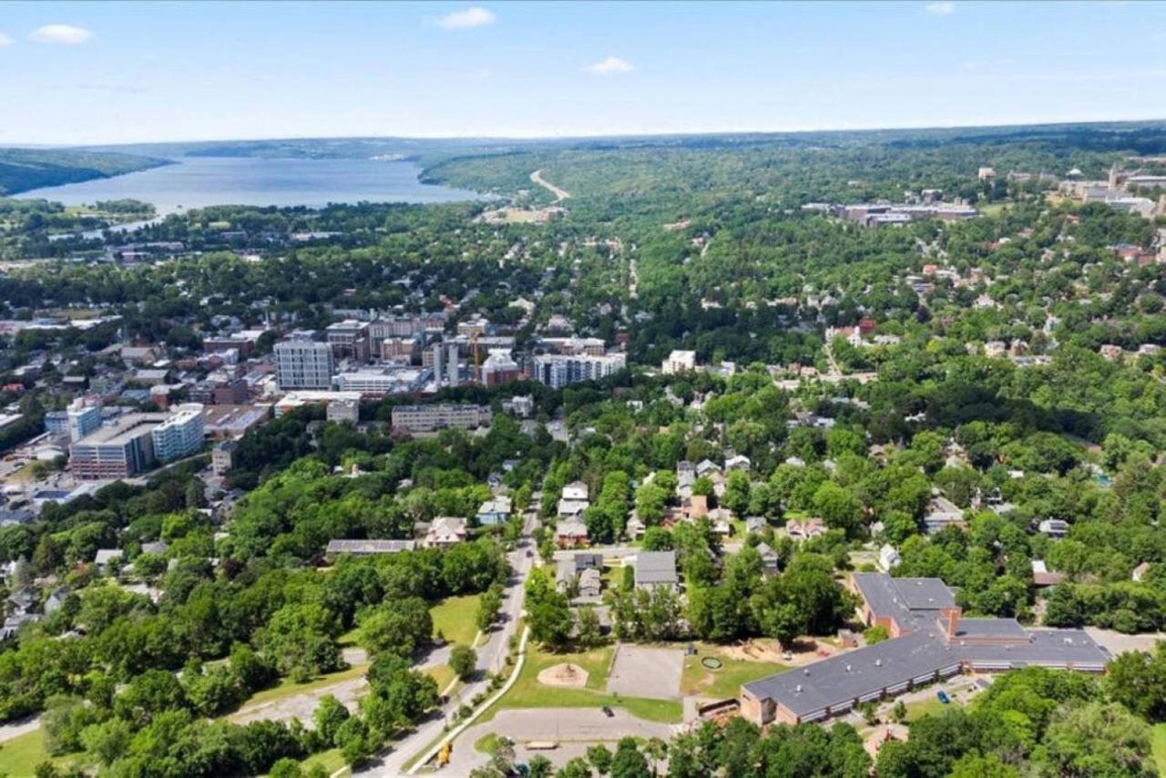 Walk To Commons Bars Shops Trails And Close To Cornell Holiday home