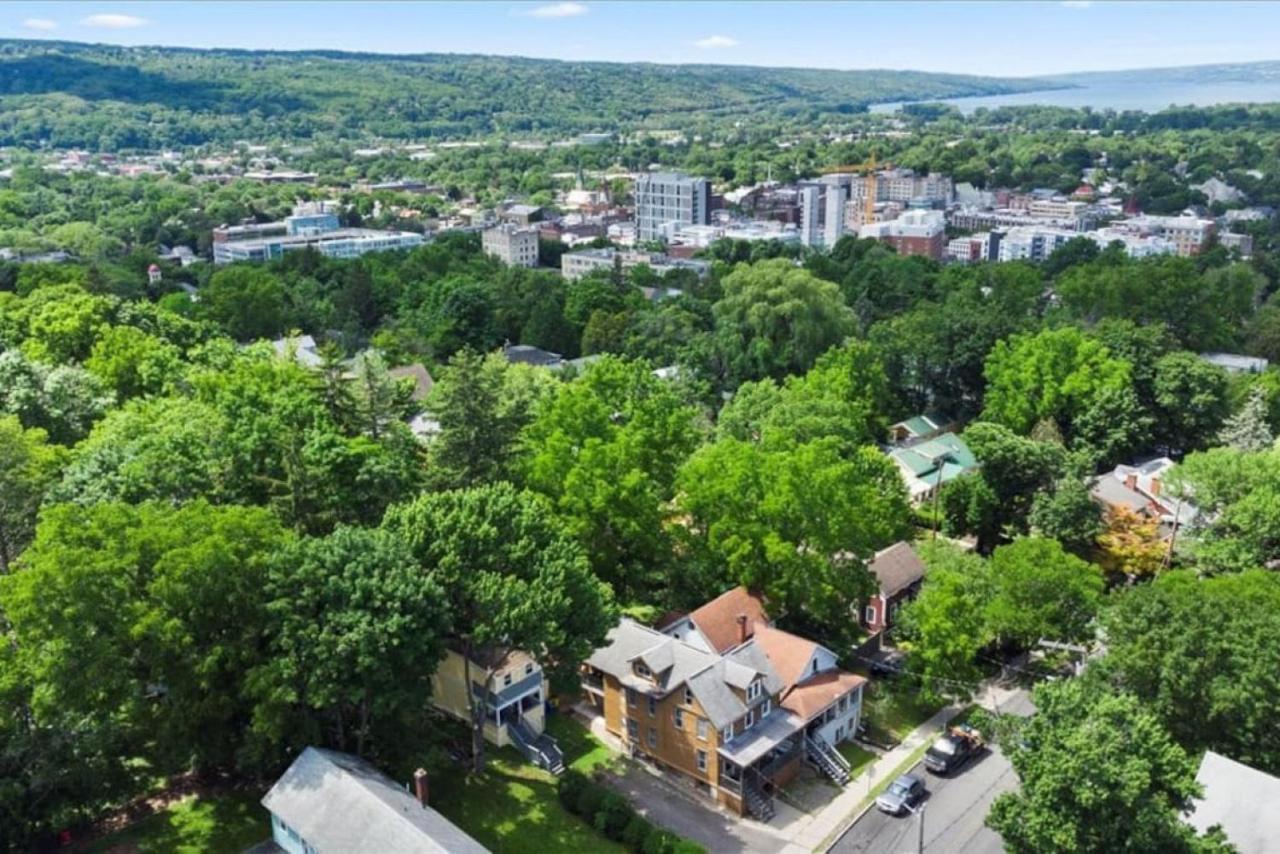 Holiday home Hot Tub! Close To Cornell, Ithaca College, Commons!