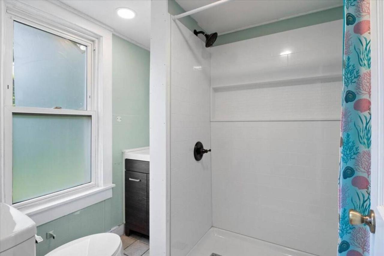 Hot Tub! Close To Cornell, College, Commons! Holiday home *