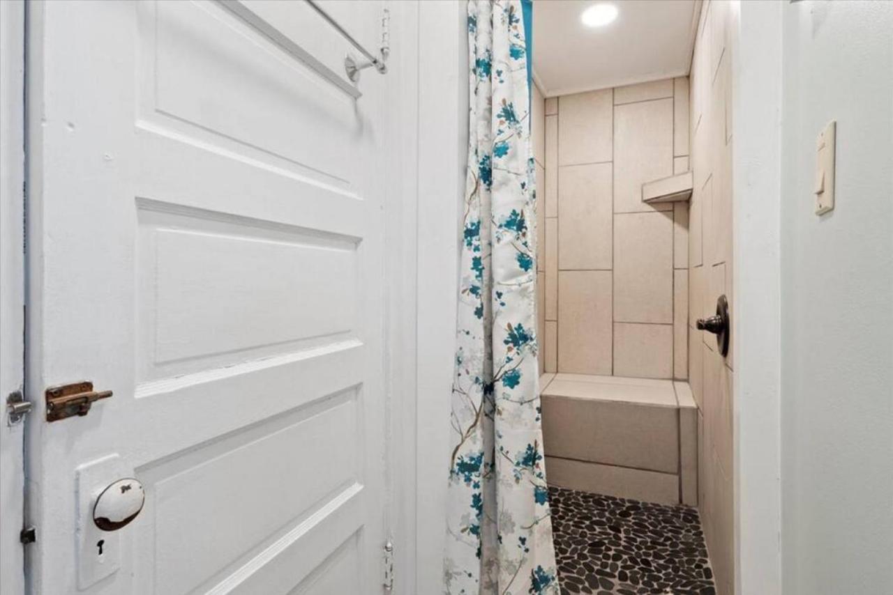 Hot Tub! Close To Cornell, Ithaca College, Commons! *