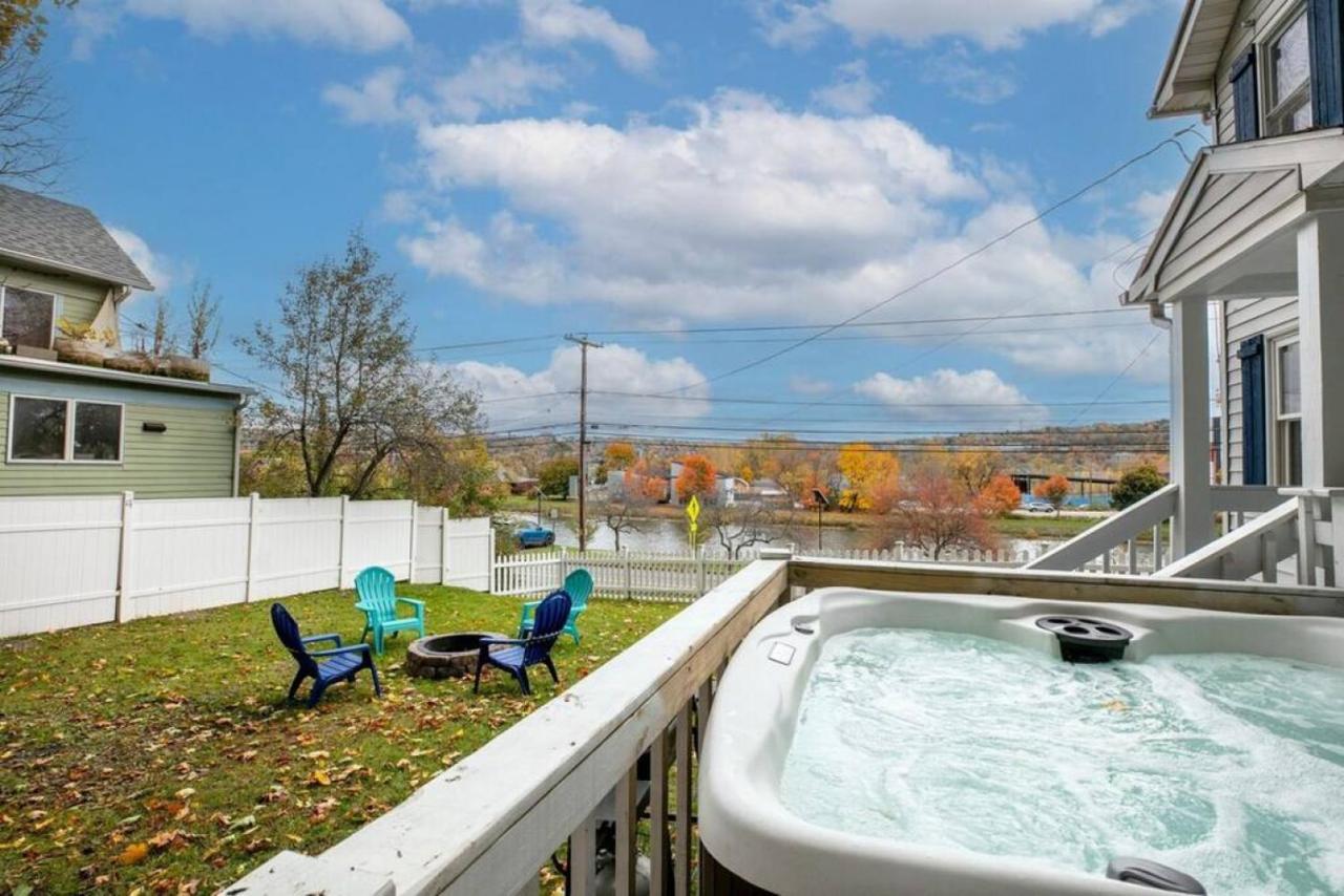 Great Location! Colleges! Hiking! Commons! Casa de férias Ithaca