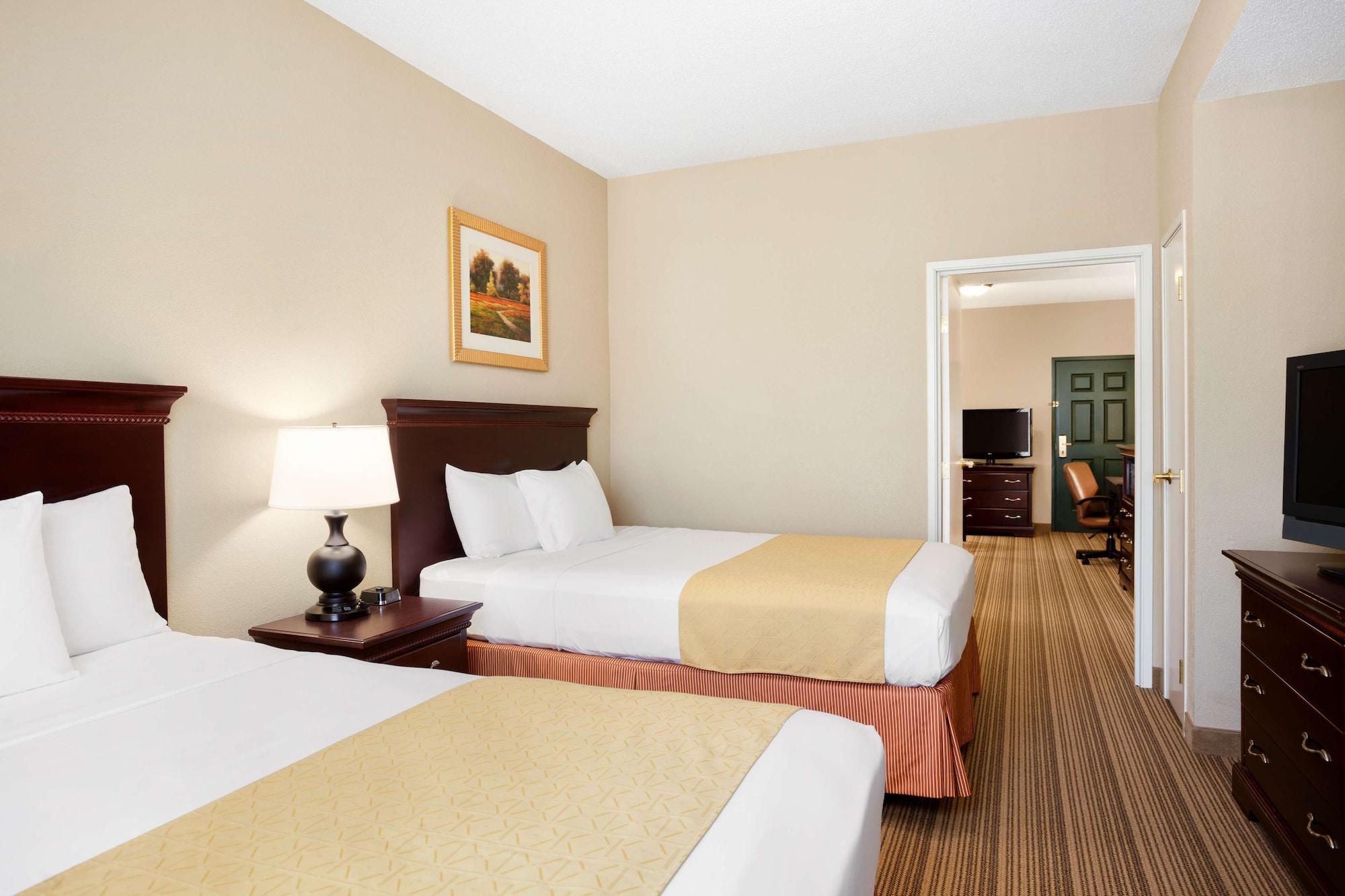Hotel Country & By Radisson, Ithaca, Ny Ithaca
