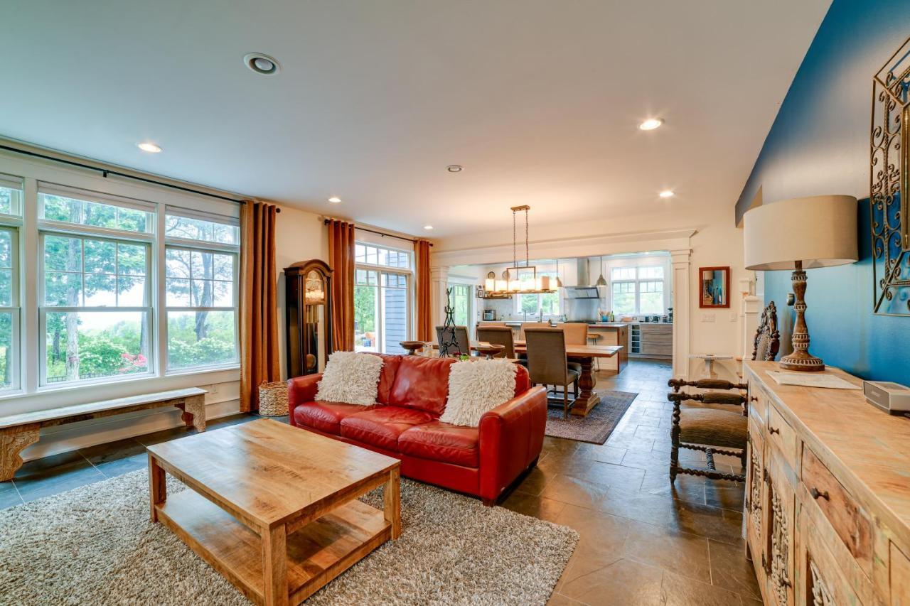 Secluded Ithaca Home With Hot Tub About 5 Mi To Cornell! Holiday home Ithaca