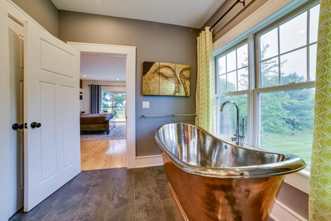 Secluded Ithaca Home With Hot Tub About 5 Mi To Cornell! * Ithaca