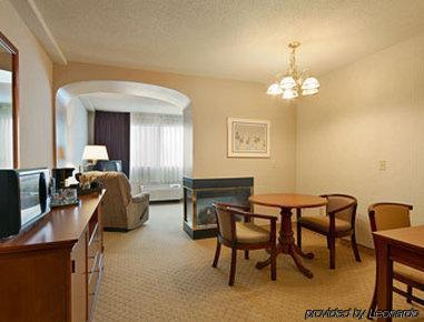 Clarion - Airport Hotel 3*