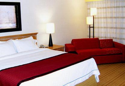 Courtyard By Marriott Airport/university 3*