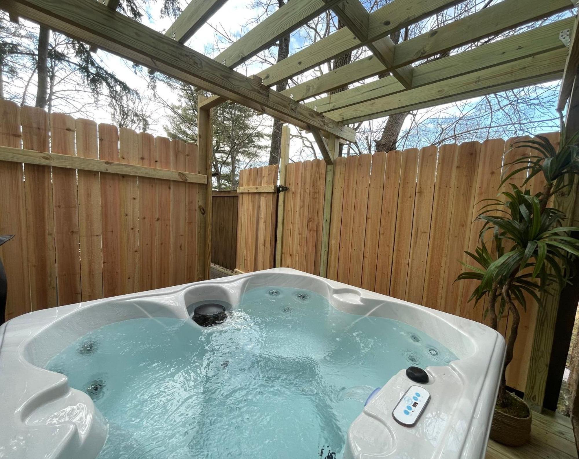 Hot Tub! Close To Cornell, Ithaca College, Commons! Holiday home