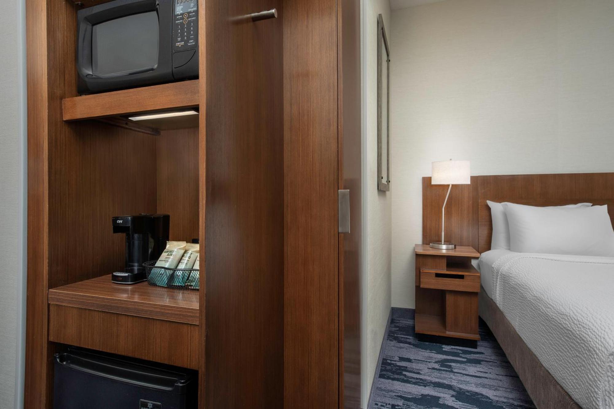 Hotel Fairfield & By Marriott