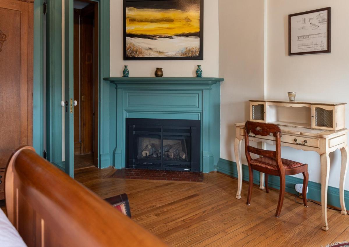 William Henry Miller Bed & Breakfast 4*