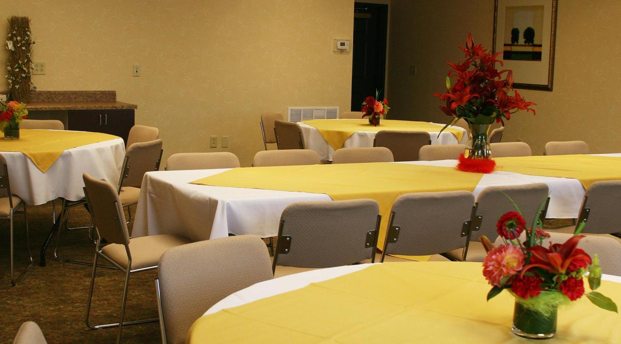 Hotel Country & By Radisson, Ithaca, Ny Ithaca