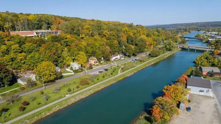 Great Location! Colleges! Hiking! Commons! * Ithaca