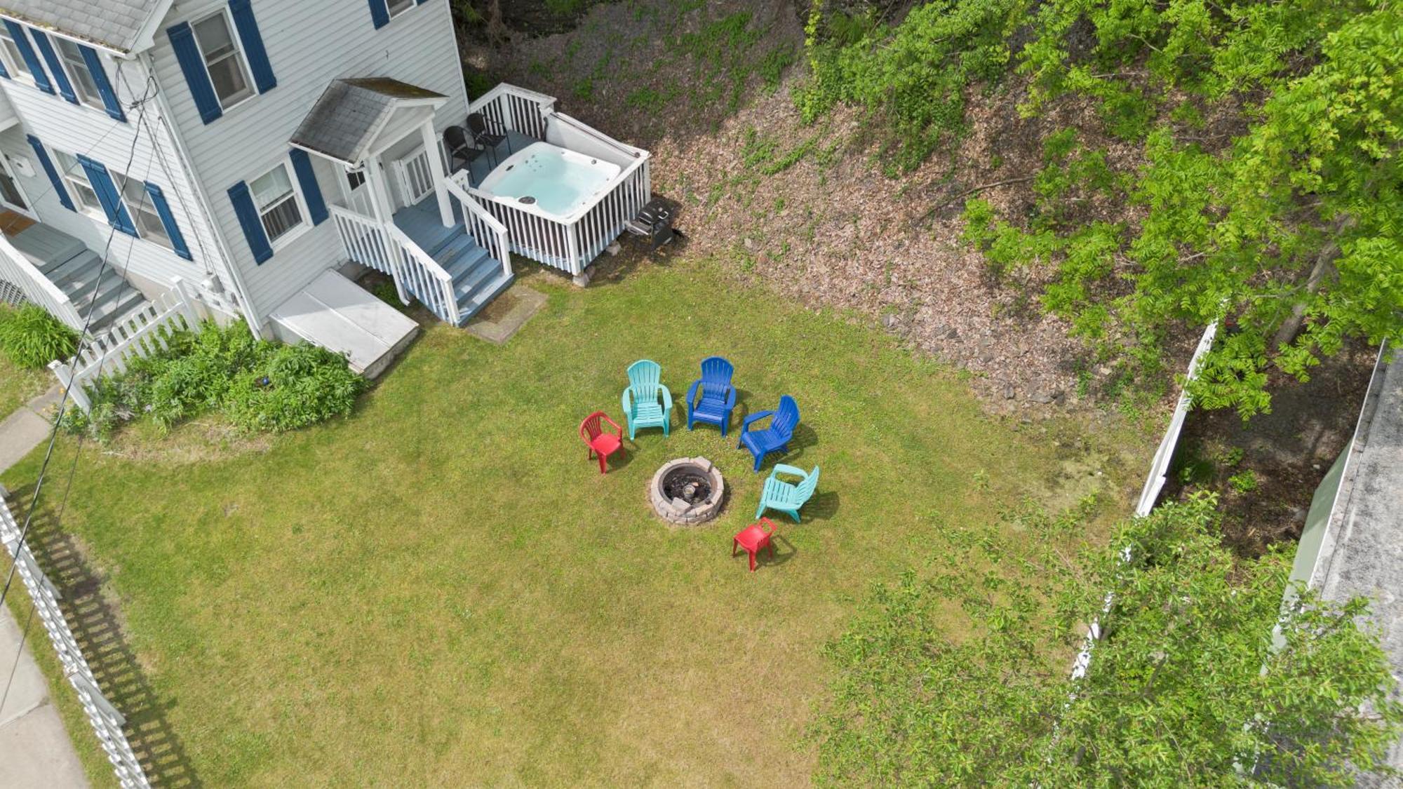 Great Location! Colleges! Hiking! Commons! Ithaca
