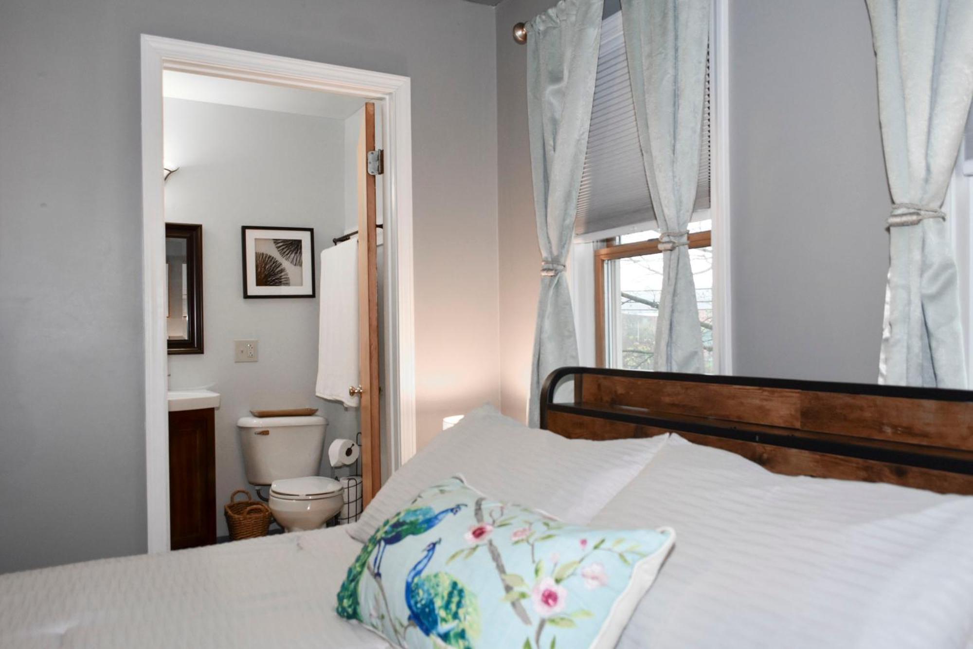 Great Location! Colleges! Hiking! Commons! Ithaca
