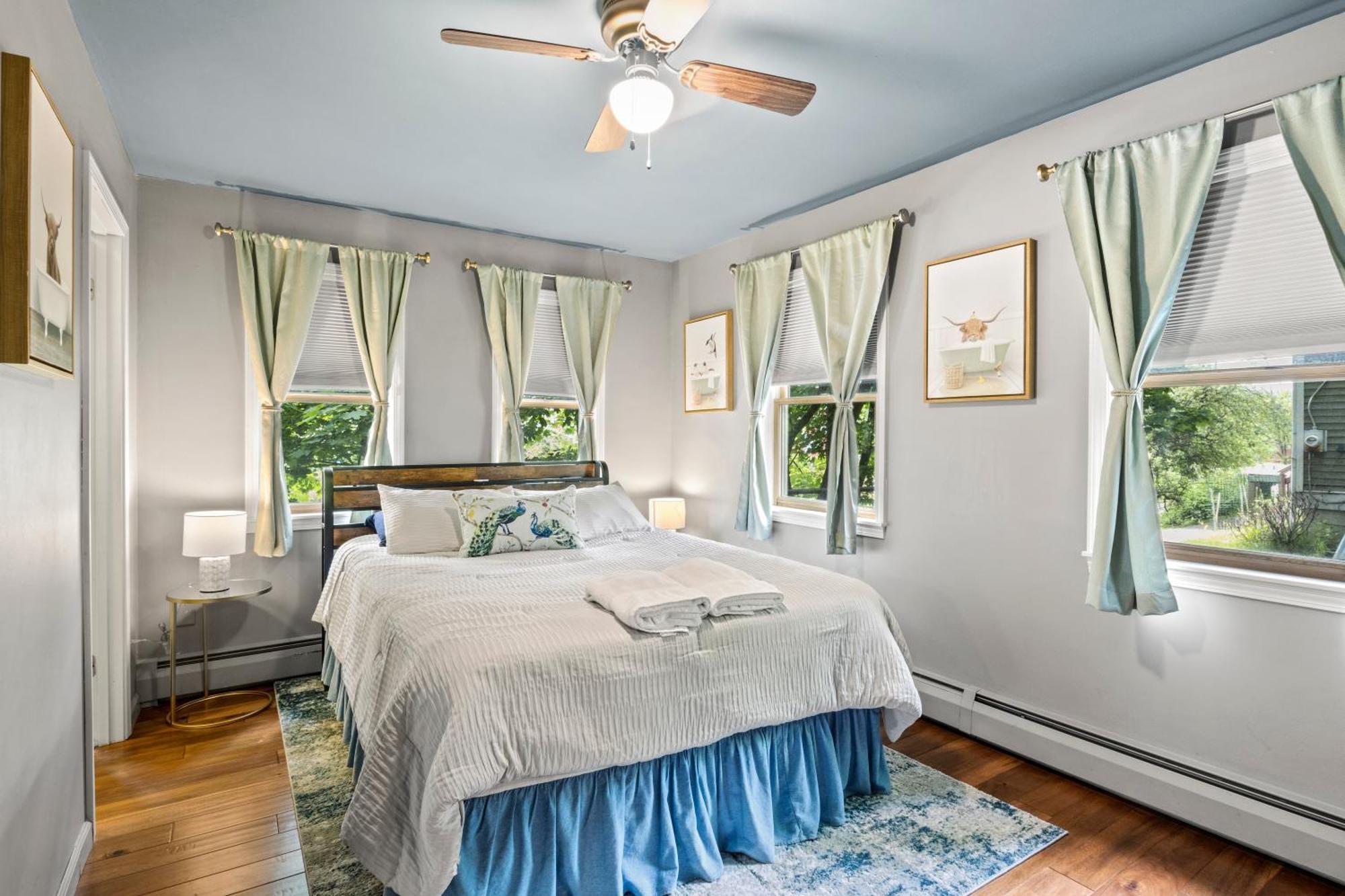 Great Location! Colleges! Hiking! Commons! Casa de férias Ithaca