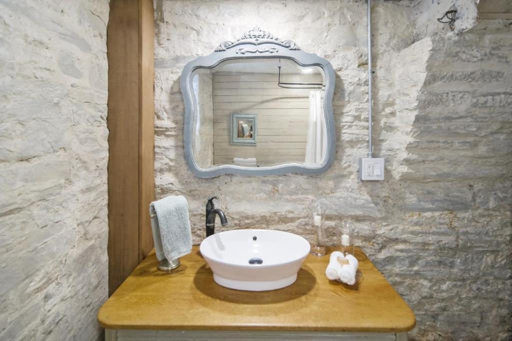 Charming In Historic Downtown * Ithaca