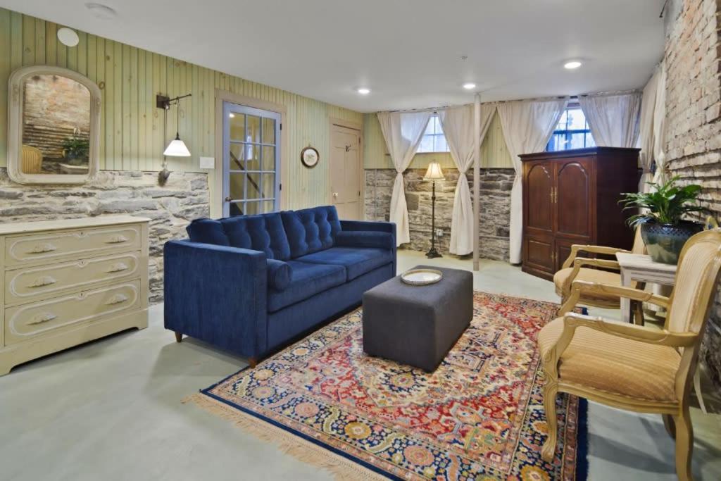 Charming In Historic Downtown