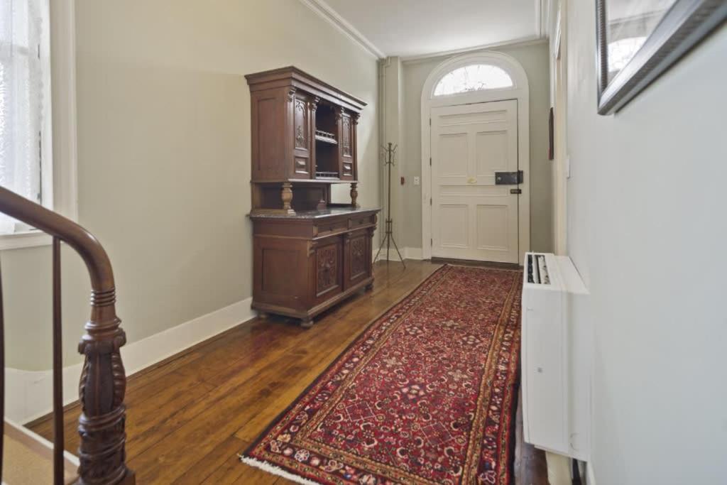 Historic Dewitt Park House With Yard In Downtown Holiday home