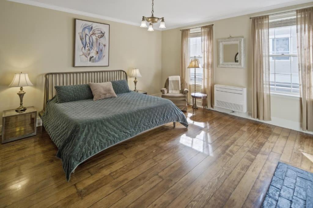 Historic Dewitt Park House With Yard In Downtown Ithaca