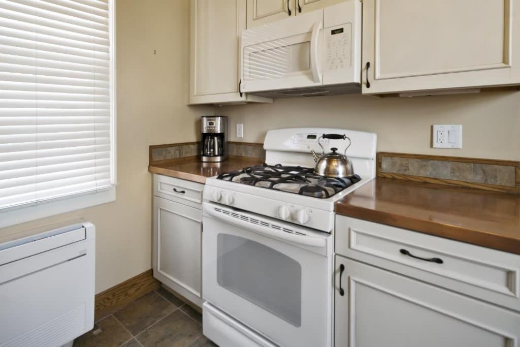 Historic Dewitt Park House With Yard In Downtown Holiday home