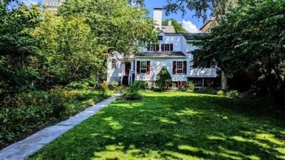 Historic Dewitt Park House With Yard In Downtown *