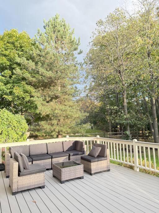 Cozy Retreat - Fenced Yard - 7 Min To Cornell