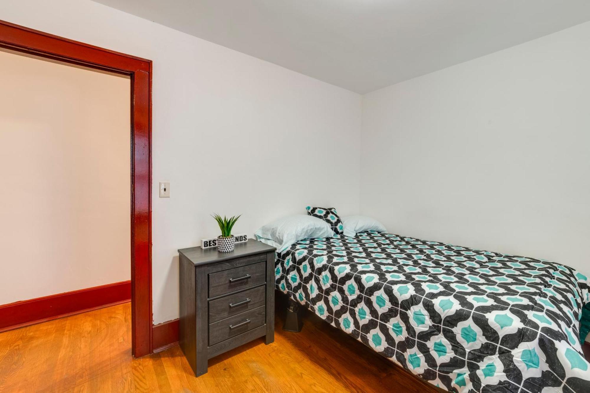 Holiday home Walk To Cornell Charming Duplex! Ithaca