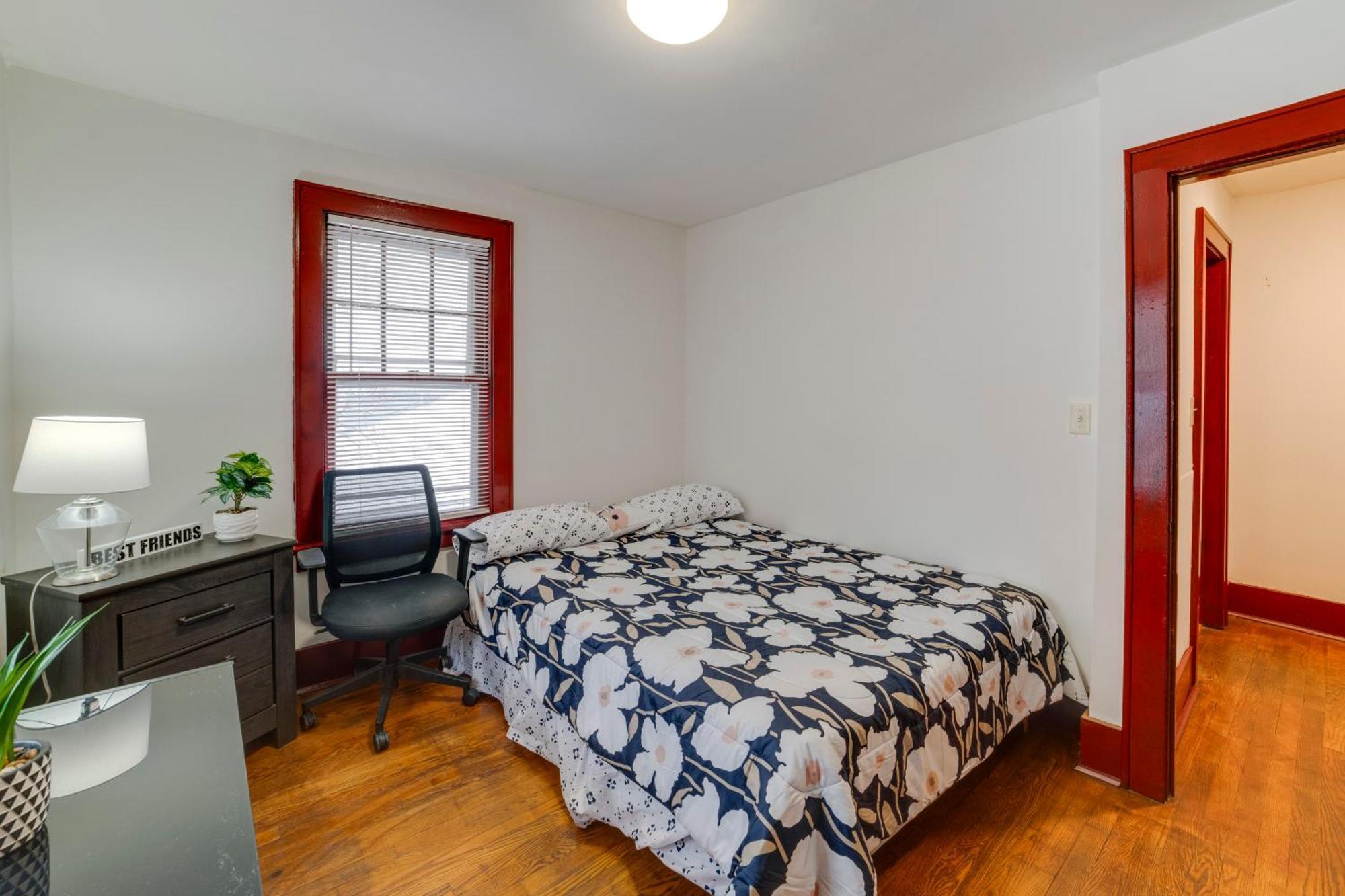 Walk To Cornell Charming Duplex! Holiday home Ithaca